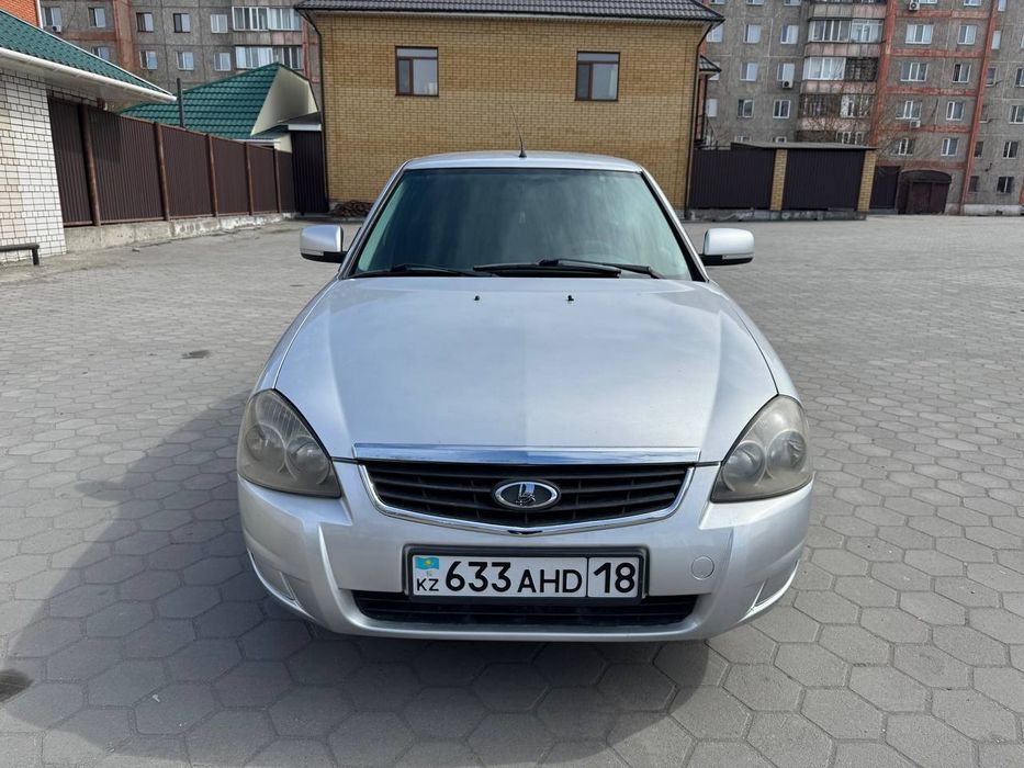 Продам Приору 2012год