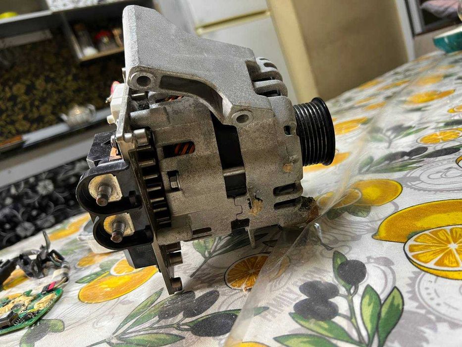 monza 1.3 dinam zapchastga sotiladi