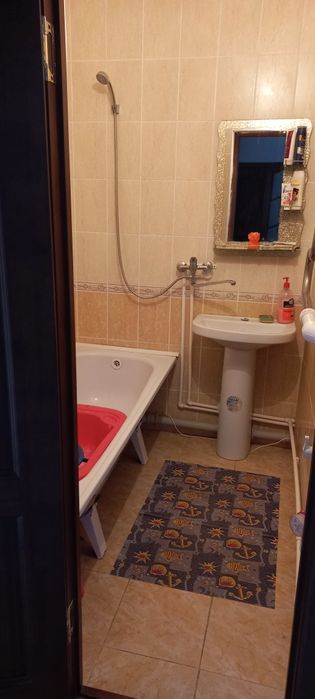 Продам квартиру на 4 микр.22г