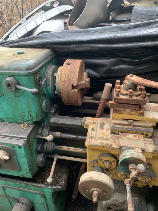 Продаеться токарный станок