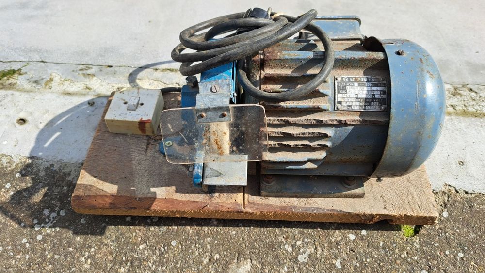 Шмиргел -монофазен