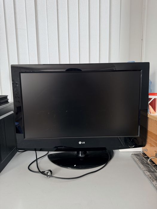 Телевизор LG в хорошем состоянии