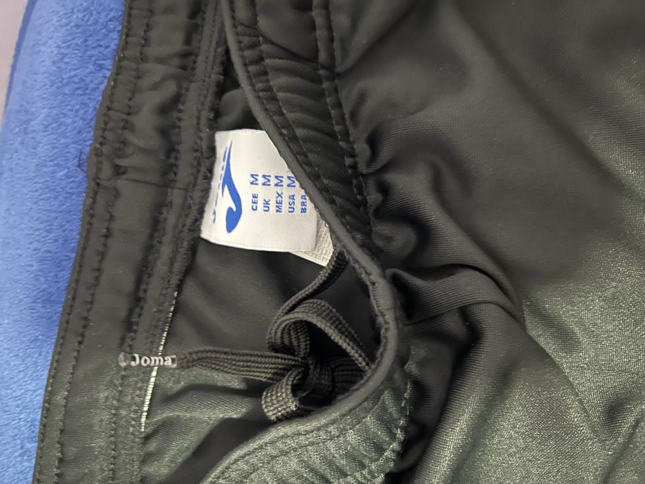 Официални дрехи на Левски