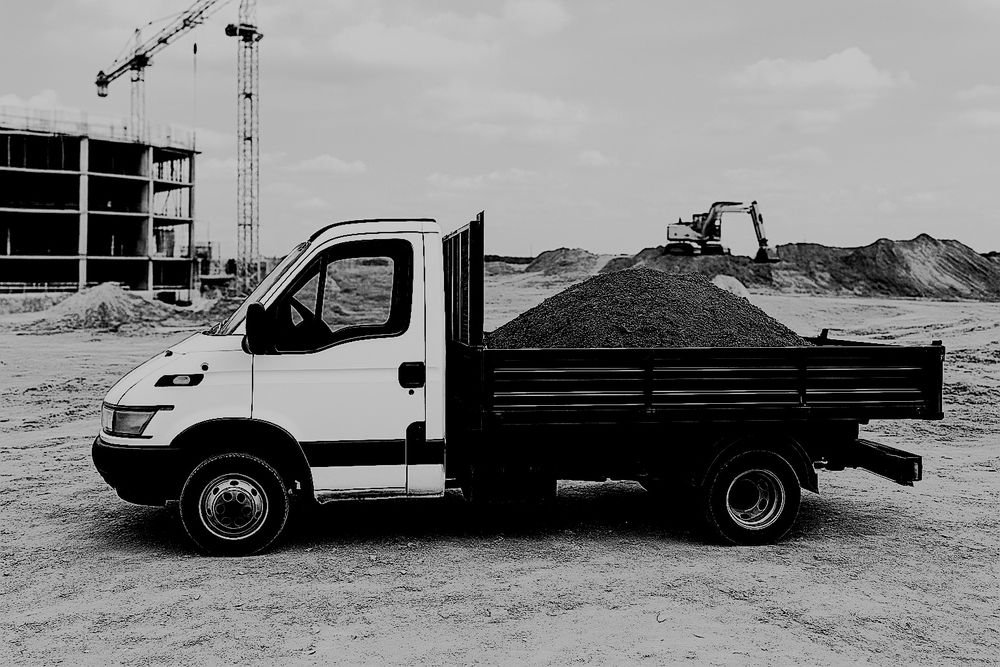 Nisip , pietriș , balastru , pământ vegetal