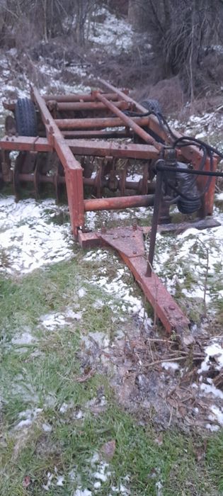 Агро техника трактори и прикачен инвентар