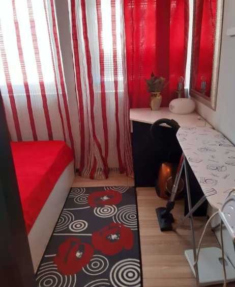 Дава се под наем Двустаен апартамент в Бургас, Славейков - 55 кв.м за 178.5 € - Снимка #1