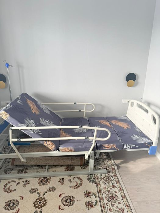 Продам медицинский кровать многофункциональный