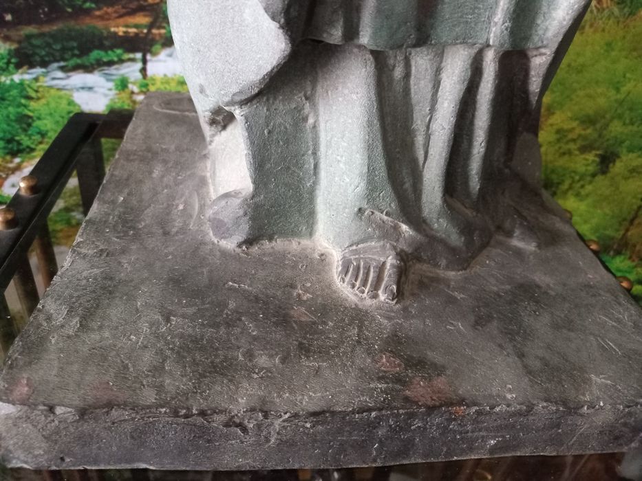 Стара Бронзова Статуя "Дева Мария с Плащеницата"