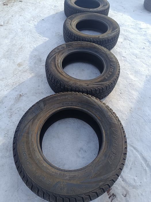 Продам зимние шины Б/у