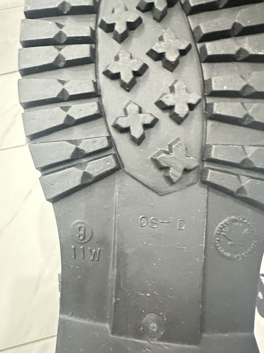 Продается Мужская спец обувь