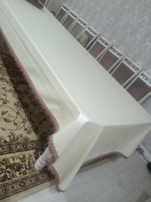 Стол және 16 стулья