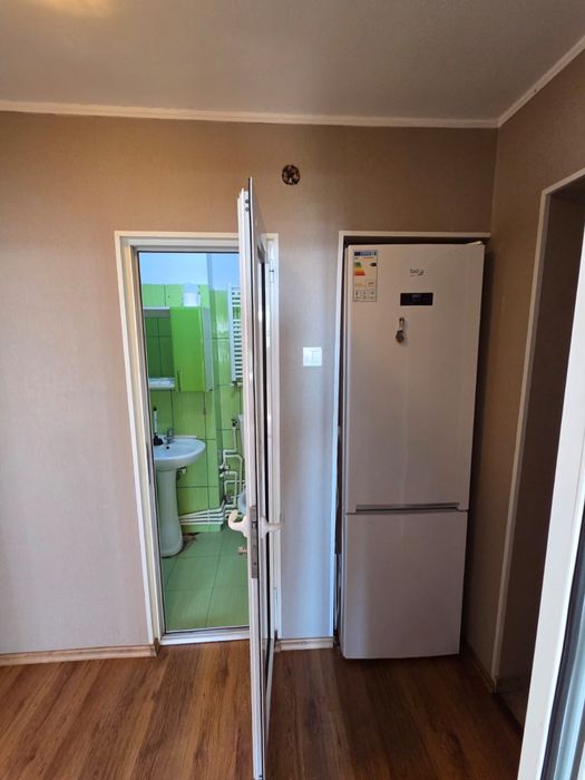 Ocazie! De inchiriat apartament cu două camere Micro 19 la 270 euro.