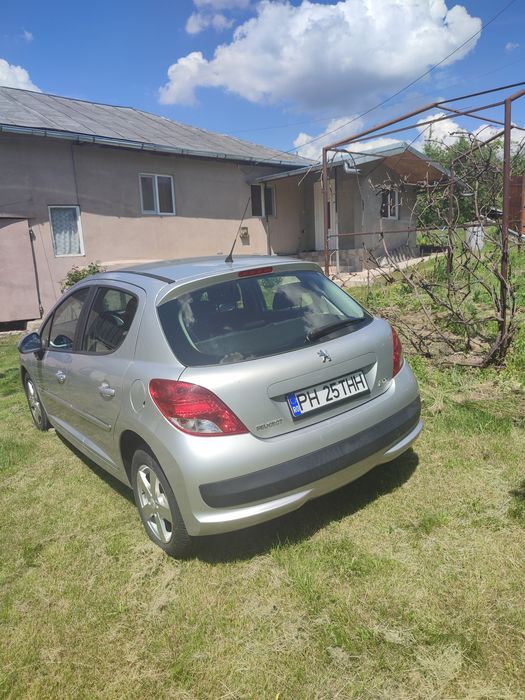Peugeot 207 1,4 benzina