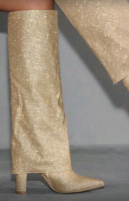 Cizmulițe noi superbe