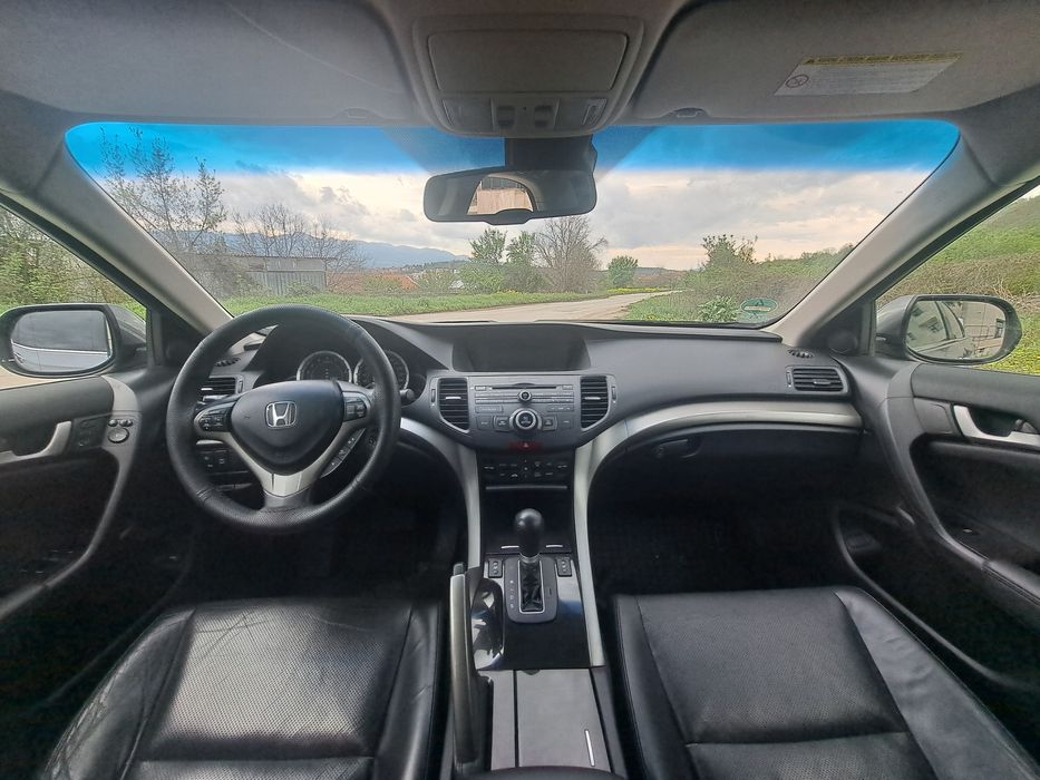 Хонда Акорд 2.4 бензин,автомат