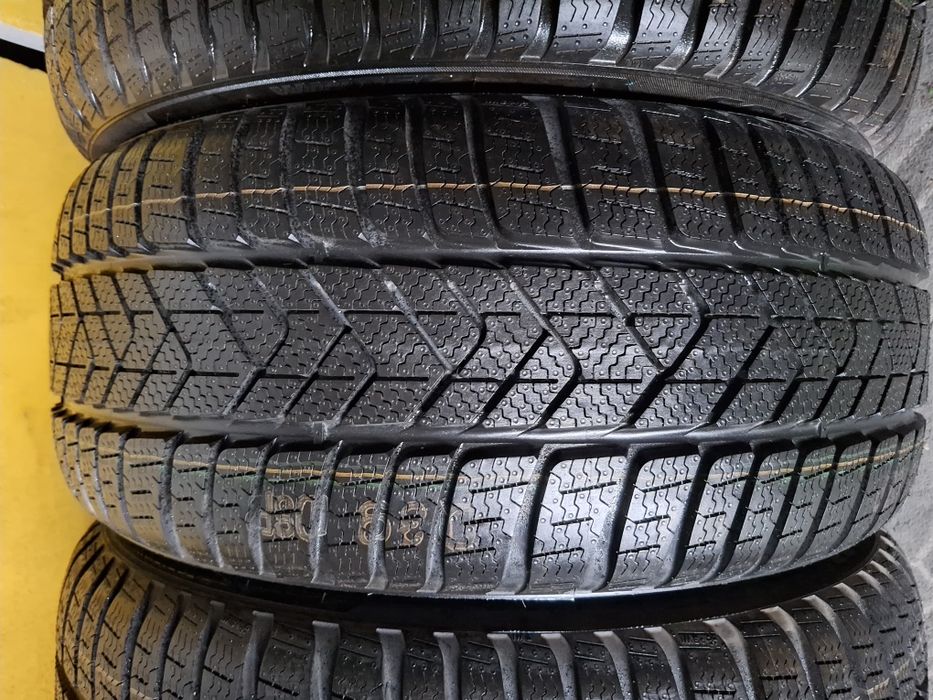 225 40 18 Pirelli DOT 2021 iarna NOI
