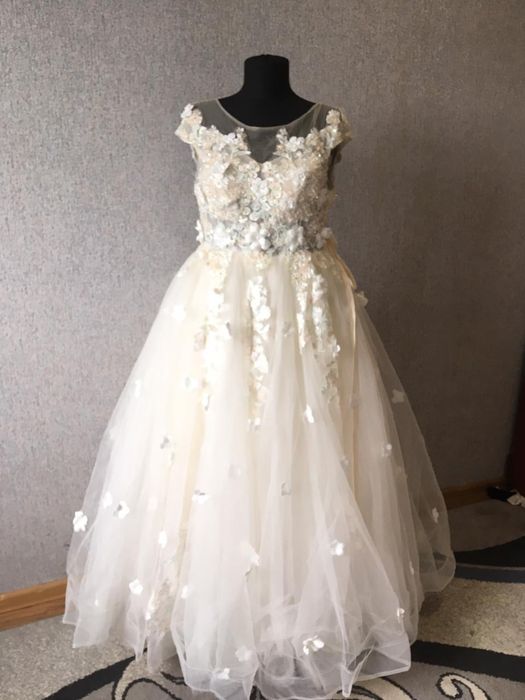 Платье на выпускной вечер