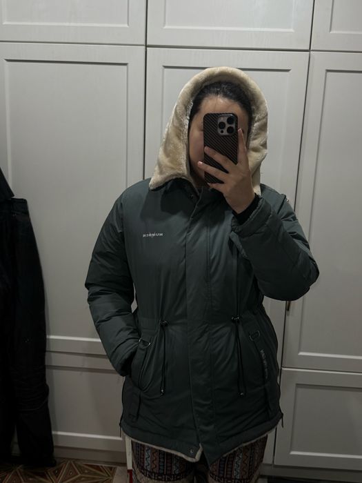 Продам зимнюю куртку