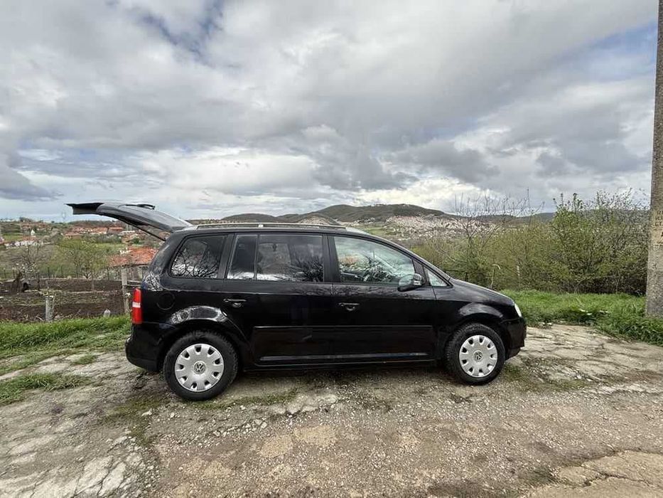 Продавам VW Touran 1.6 FSI 115кс. бензин на ЧАСТИ (НИСКИ ЦЕНИ) (ВСИЧКО НАЛИЧНО)