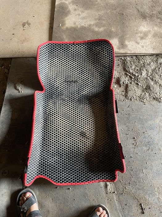 Полик на ауди а6 с4