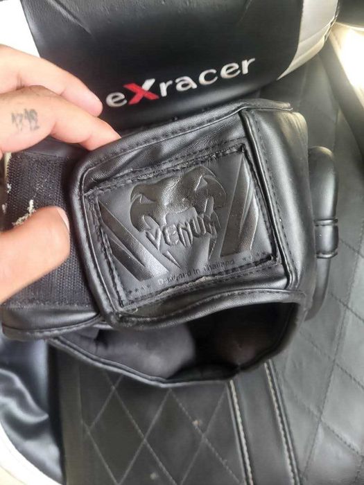 Боксови ръкавици - Fairtex Thai boxing gloves The Heart of Warrior + Kaska Venum , Ne izpolzvani pochti
