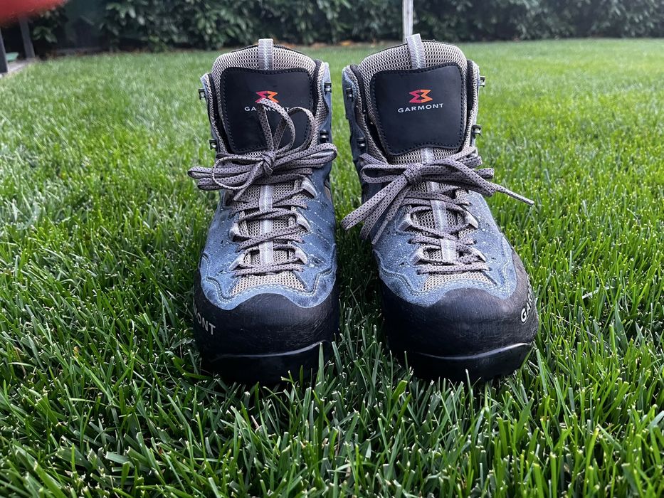 Bocanci trekking Garmont Gore-Tex – foarte buni pentru munte