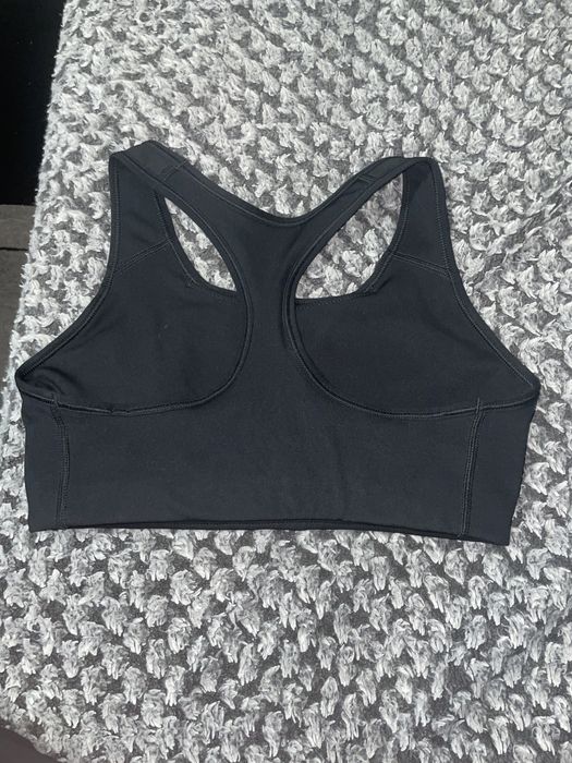 Vând bustieră NIKE originală