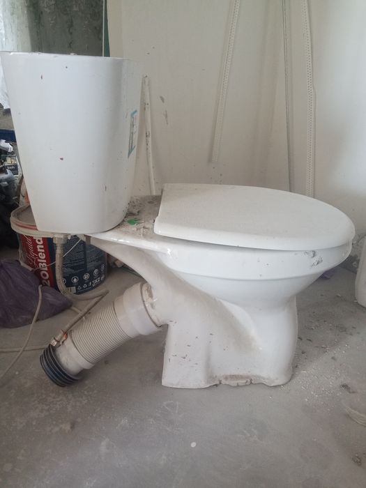 Продам унитаз рабочий. 3 тыс. тг.