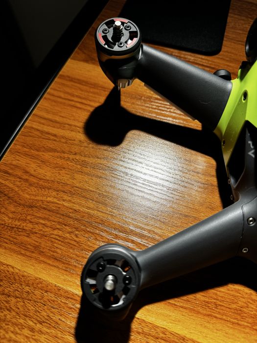 Продавам DJI FPV Drone