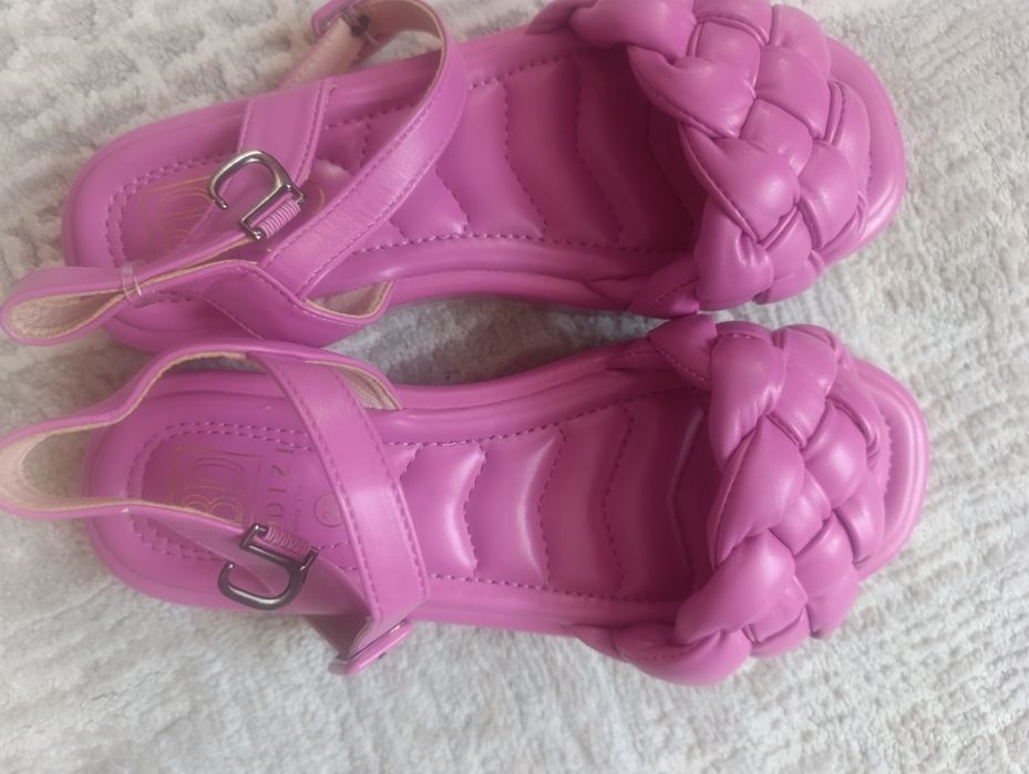 Rubashka krasoʻfka  yupka basanoʻshka xammasi yangi