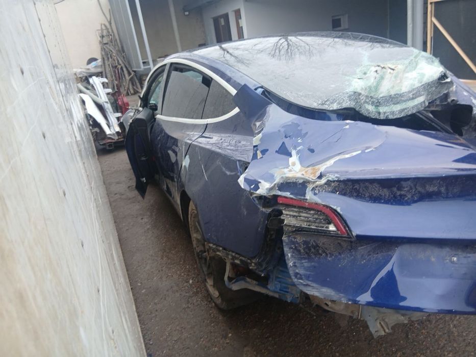 Tesla model 3 Dual motor avariniy