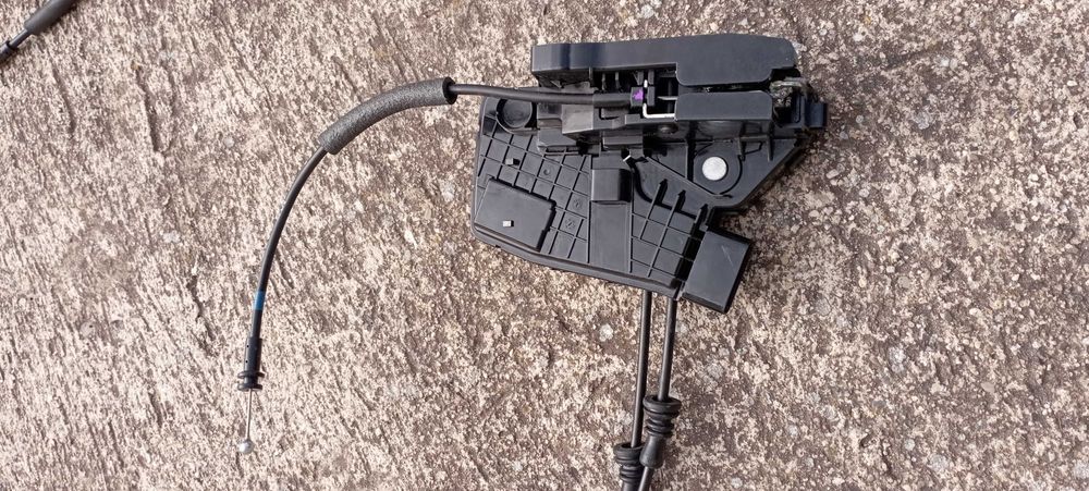 Брави за врати hyndai