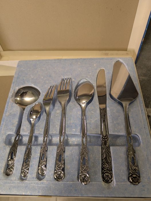 Vintage Japanese Rose Flatware Set – 32 Pieces – Ravian – 1960s / 1970