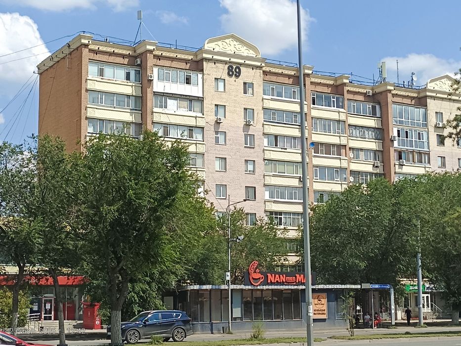 Мына комнатты 2 студентке берем