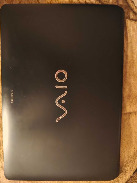 Продавам тонколона лаптоп слушалки