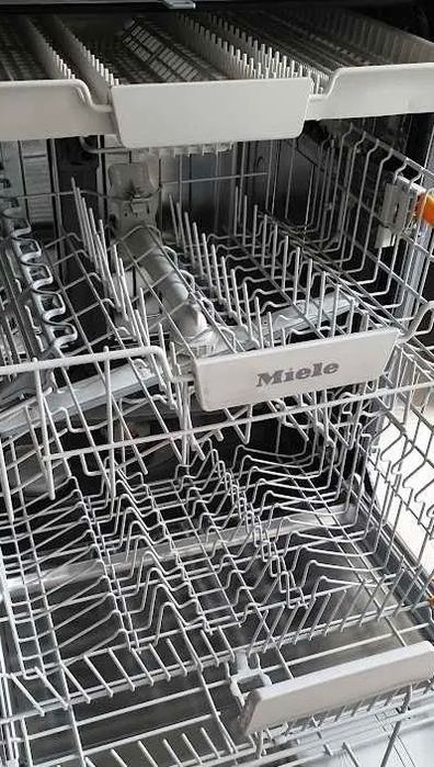 Съдомиялна Miele XXL G5000 U Active на 2 месеца ползване