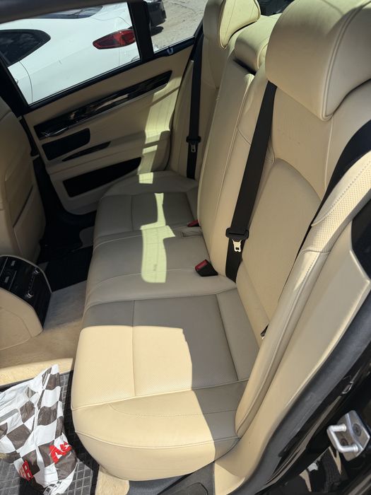 BMW 7 Series 0 — imagine 3