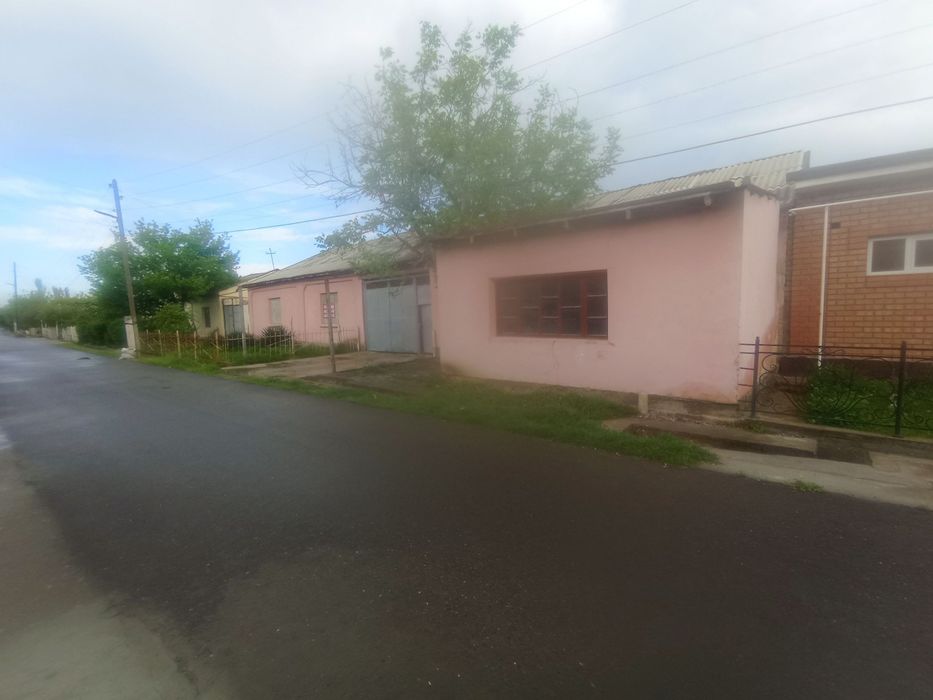 Srochna uchatka sotiladi Bekabod tumani stretinka mahallasida 13 sotix