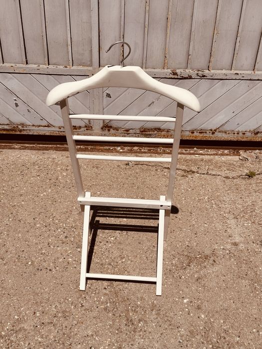 Стойка за дрехи (valet stand) – сгъваема, бяла
