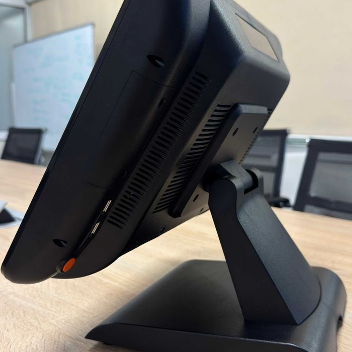 Сенсорный моноблок Castom Intel Core i3: касса с экраном покупателя