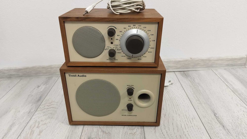 ラジオ・コンポ Tivoli Audio MODEL TWO + MODEL SUBWOOFER ラジオ・コンポ Tivoli Audio MODEL TWO + MODEL SUBWOOFER ラジオ