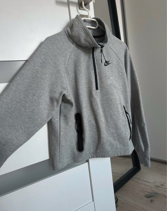 Vand Bluză Nike Tech Gri