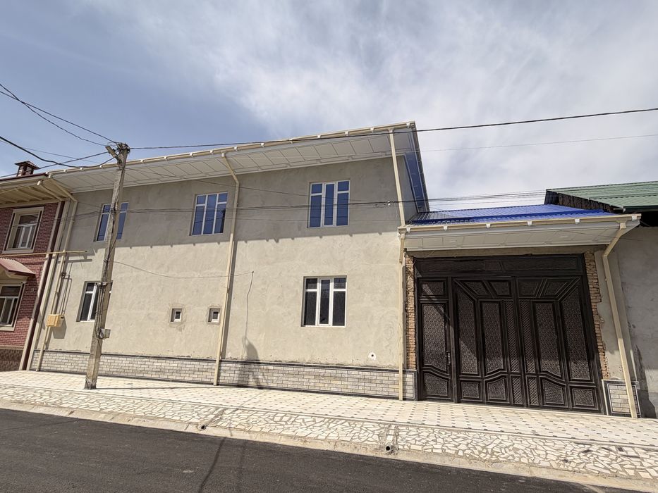 2 etaj 6 sotxli Hovli sotiladi