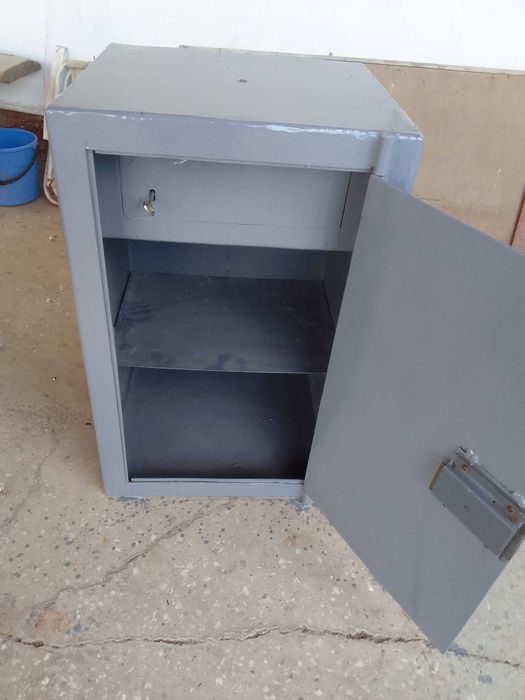 сейф металлический