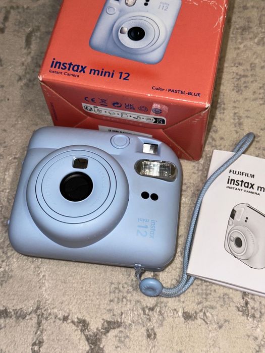 продаю Instax Mini 12