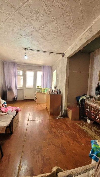 Продам 2-х ком. квартиру Царева 4