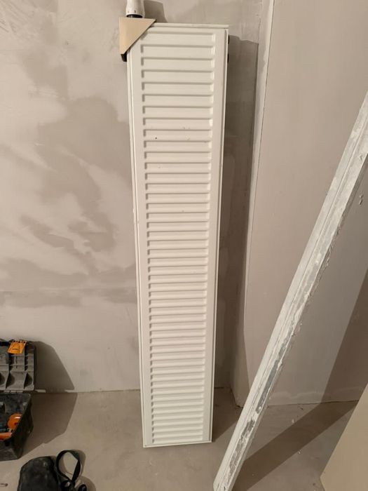 Батареи отопления новые с кранами