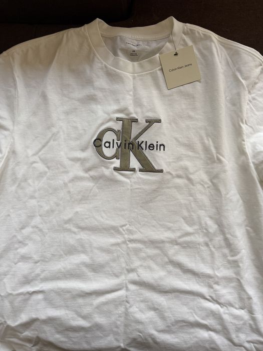Футболка  calvin klein