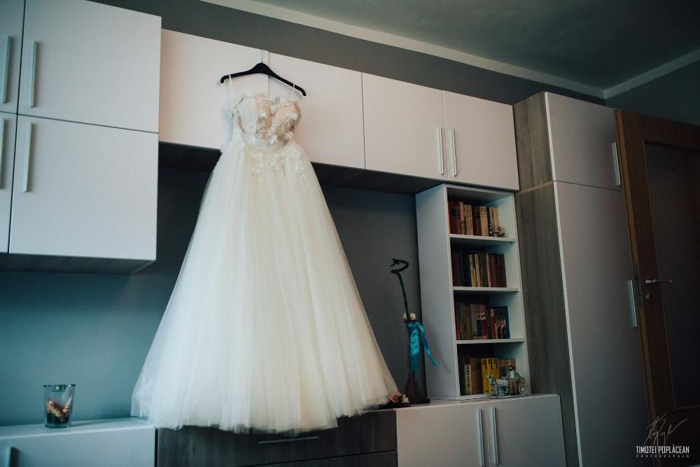 OCAZIE, IEFTIN Vand Rochie SUPERBA de mireasa colectia MIRANDI