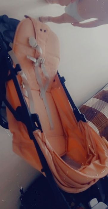 Продам коляску срочно .